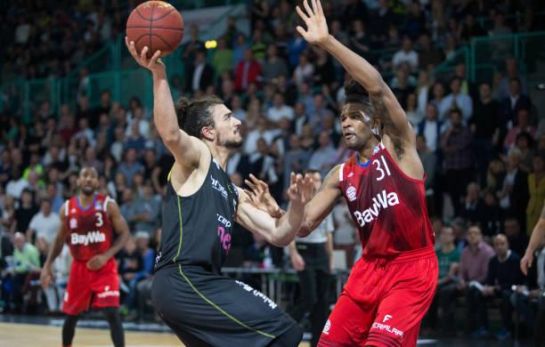 他与管理层 他与管理层